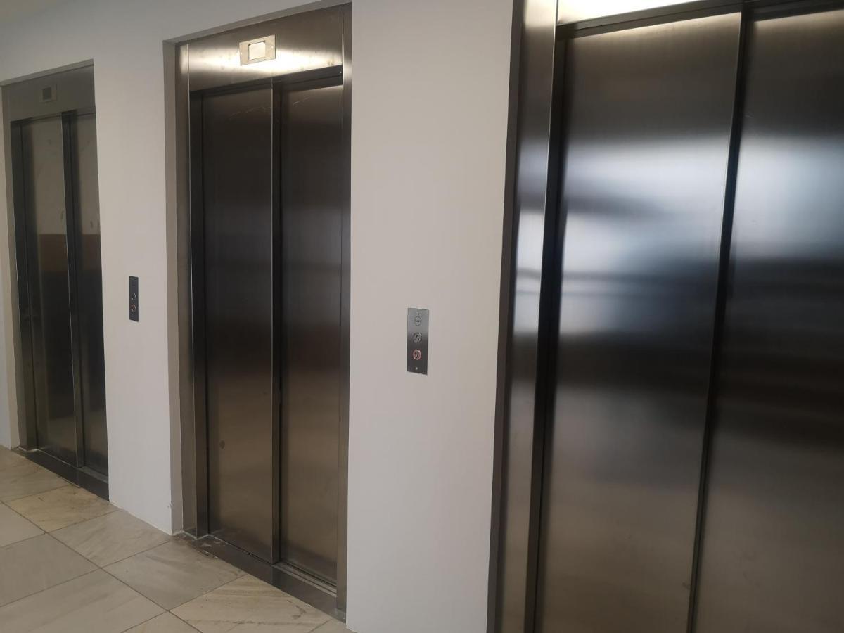 Apartamento Rosa Puerta Del Sol Lägenhet Madrid Exteriör bild